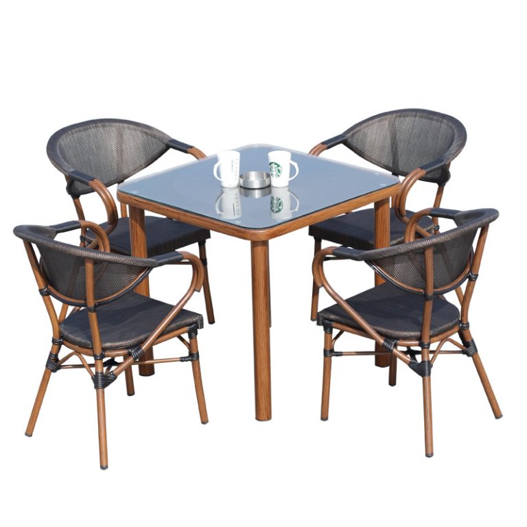 Starbucks outdoor furniture