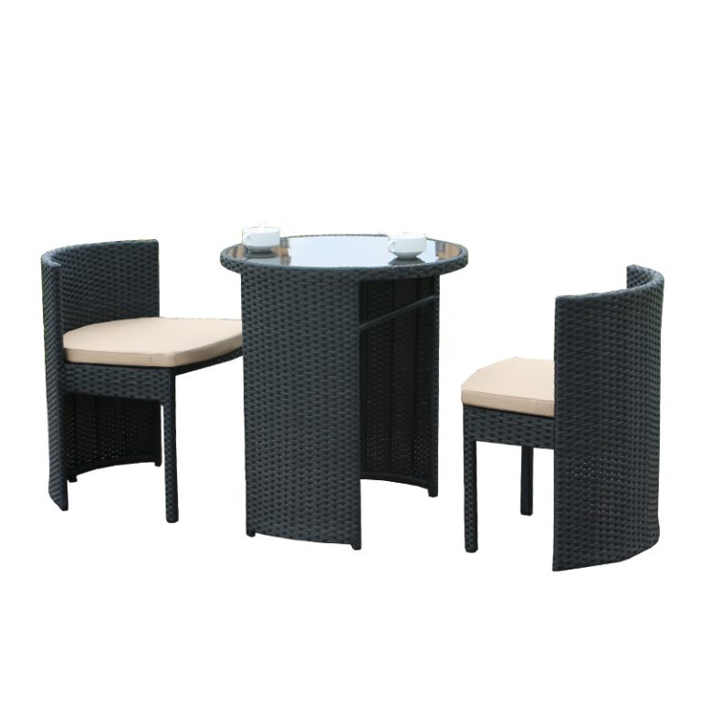 Outdoor garden table and chairs